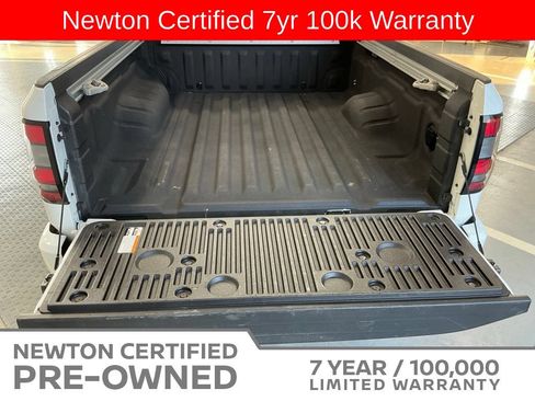Used 2023 Nissan Frontier SV w/ Technology Package AWD/4WD image 12