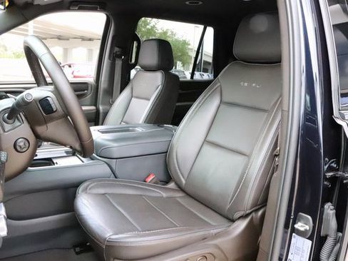 Used 2023 GMC Yukon Denali image 10