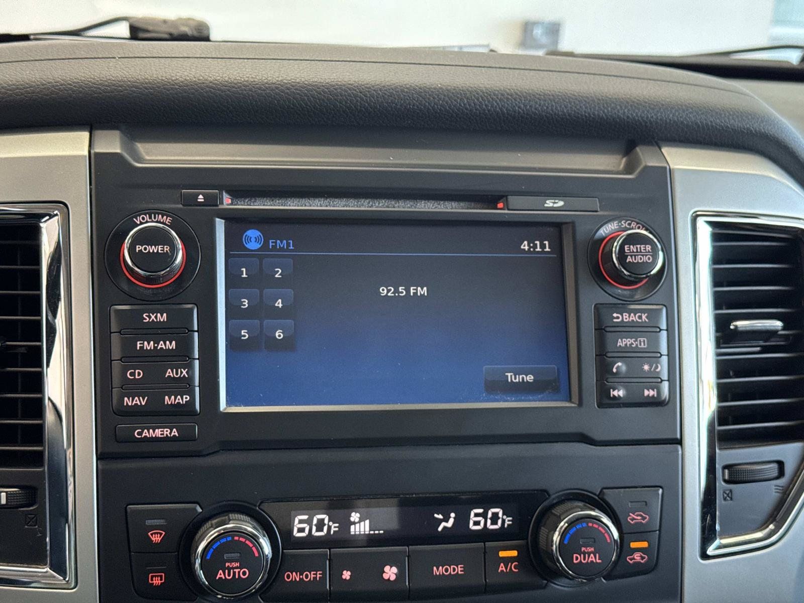 Used 2017 Nissan Titan SV AWD/4WD image 16