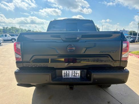 Used 2020 Nissan Titan PRO-4X w/ Pro-4x Convenience Package AWD/4WD image 4