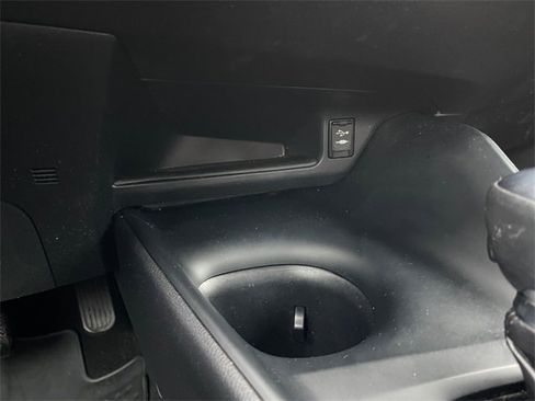 Used 2018 Toyota C-HR XLE image 23