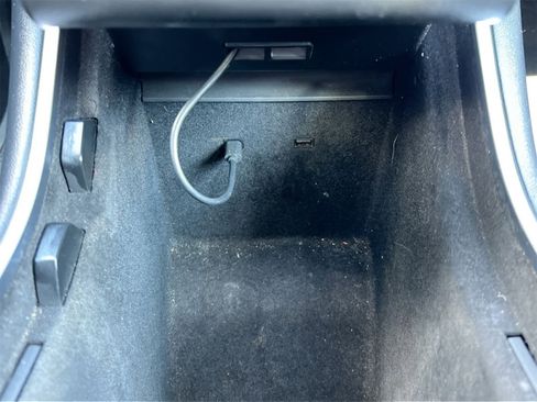 Used 2020 Tesla Model Y Long Range image 29