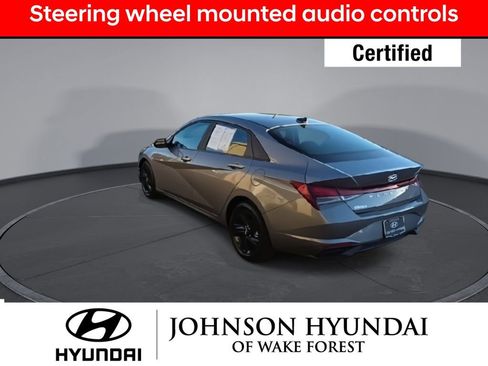 Certified 2023 Hyundai Elantra SEL w/ Preferred Accessory Package image 7