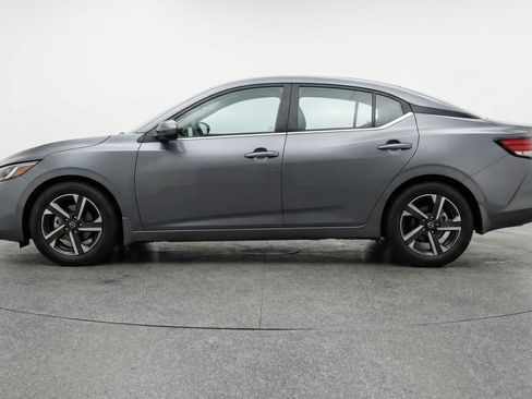 Used 2025 Nissan Sentra SV FWD image 5