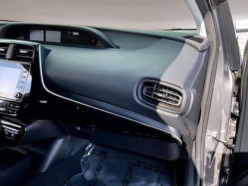 Used 2022 Toyota Prius L Eco image 24