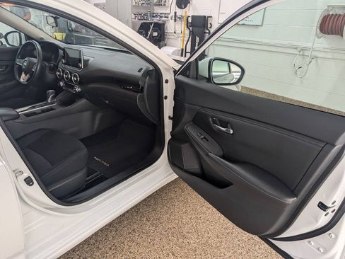 Used 2021 Nissan Sentra SV FWD image 16