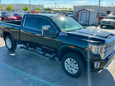Used 2022 GMC Sierra 3500 Denali w/ Denali Ultimate Package AWD/4WD image 4