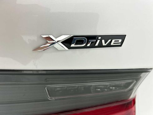 Used 2025 BMW 330i xDrive Sedan w/ Premium Package image 28