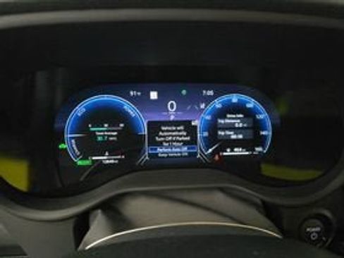 Used 2025 Toyota Sienna Platinum AWD/4WD image 10