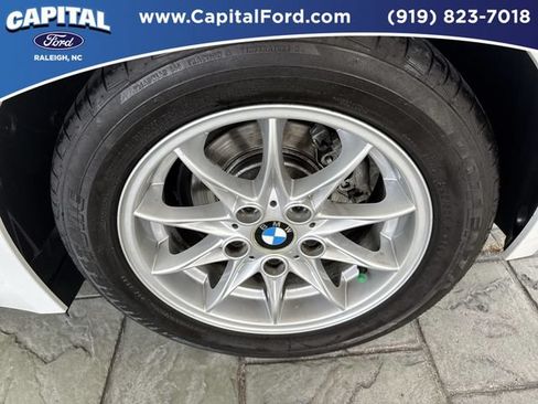 Used 2005 BMW Z4 2.5i RWD image 13