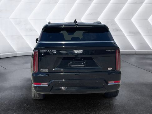 Used 2025 Cadillac Escalade IQ Luxury 2 w/ LPO, Etrunk Organizer Package AWD/4WD image 5