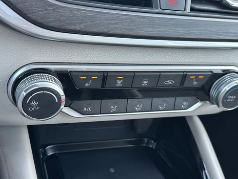 Certified 2023 Nissan Altima 2.5 SV w/ SV Premium Package image 28