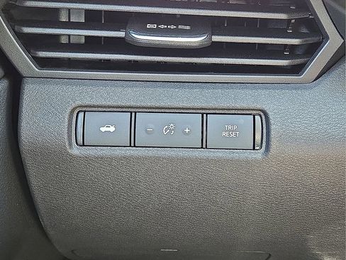 Used 2024 Nissan Altima 2.5 SR FWD image 26