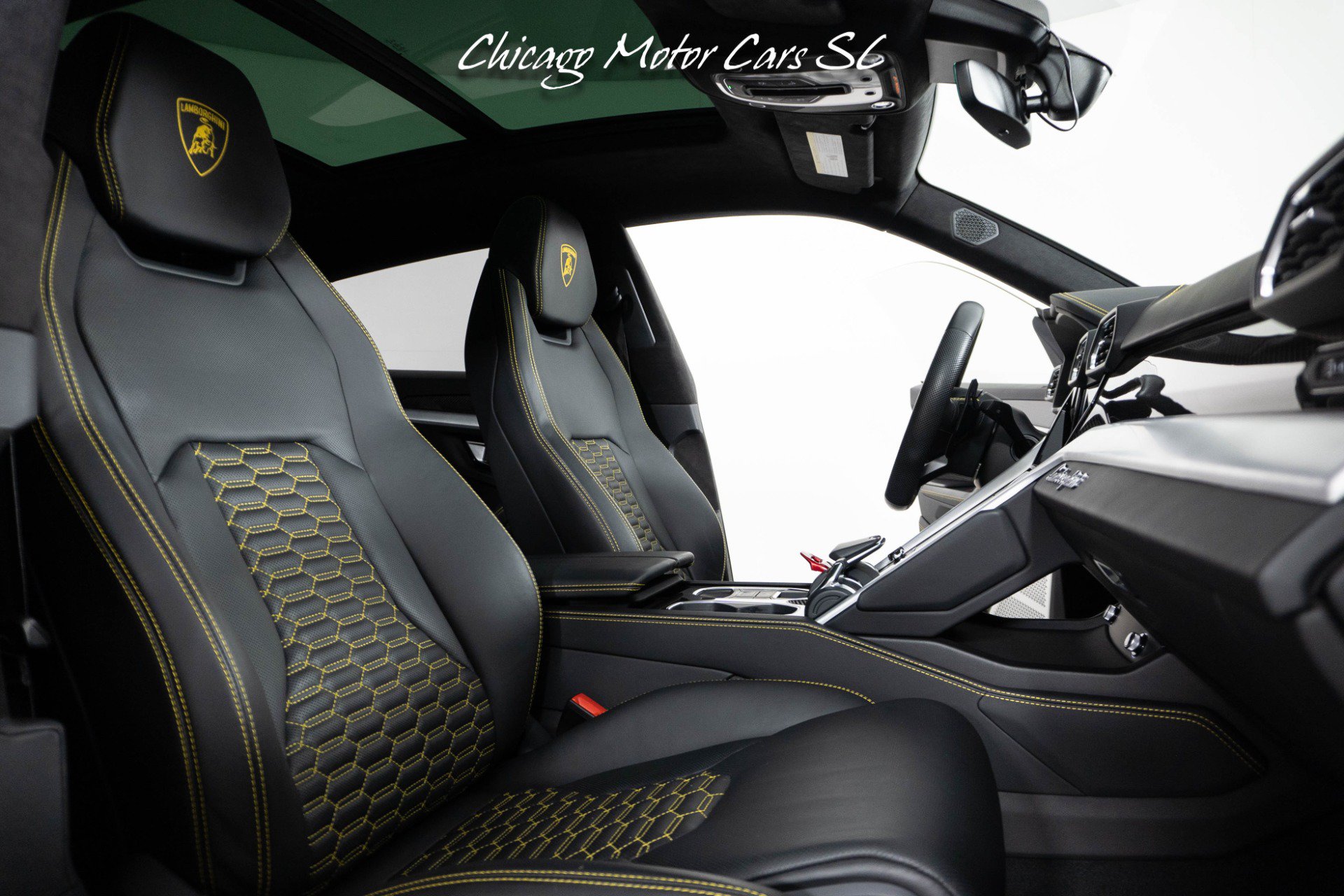 Used 2021 Lamborghini Urus AWD/4WD image 49