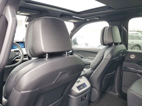 New 2025 Lincoln Navigator Reserve w/ Jet Appearance Package image 28