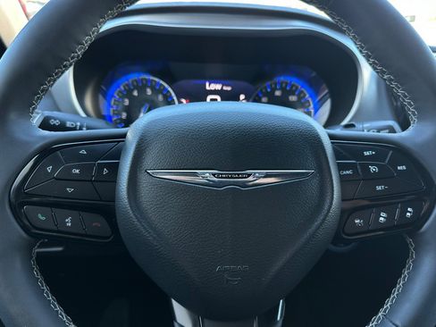 Used 2022 Chrysler Pacifica Touring-L w/ S Appearance Package image 23