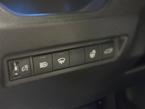 Used 2019 Toyota RAV4 XSE AWD/4WD image 18