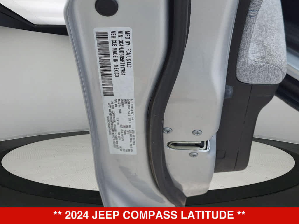 Used 2024 Jeep Compass Latitude AWD/4WD image 35