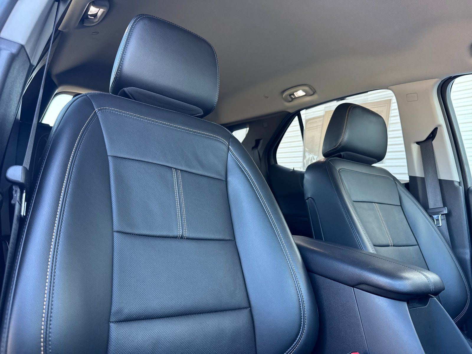 Used 2022 Chevrolet Equinox Premier AWD/4WD image 19