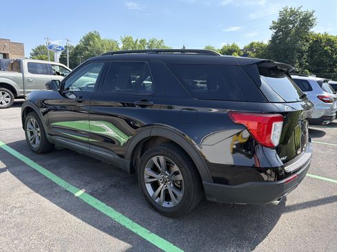 Used 2023 Ford Explorer XLT w/ Equipment Group 202A AWD/4WD image 5