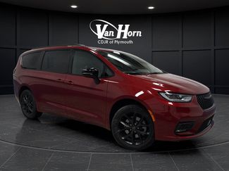 New 2026 Chrysler Pacifica Select AWD/4WD video 1