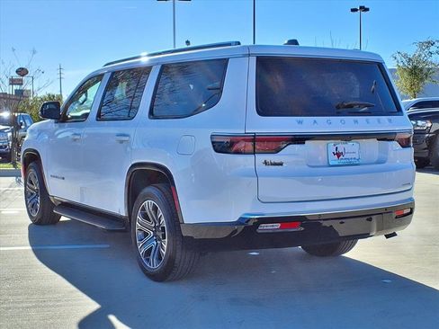 Used 2024 Jeep Wagoneer Series II image 2