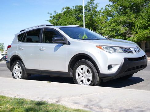 Used 2015 Toyota RAV4 LE FWD image 17