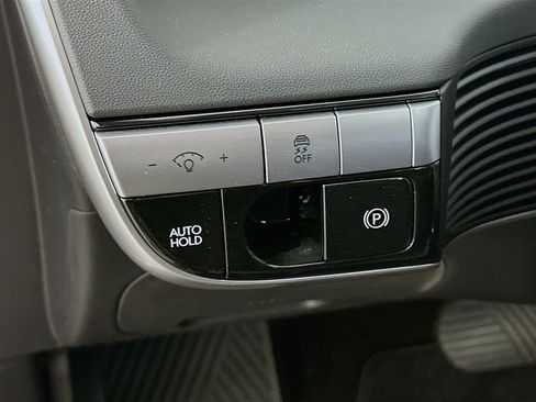 Used 2024 Hyundai Ioniq 5 SE RWD image 17