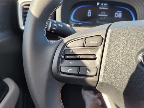 New 2025 Hyundai Venue SEL image 22