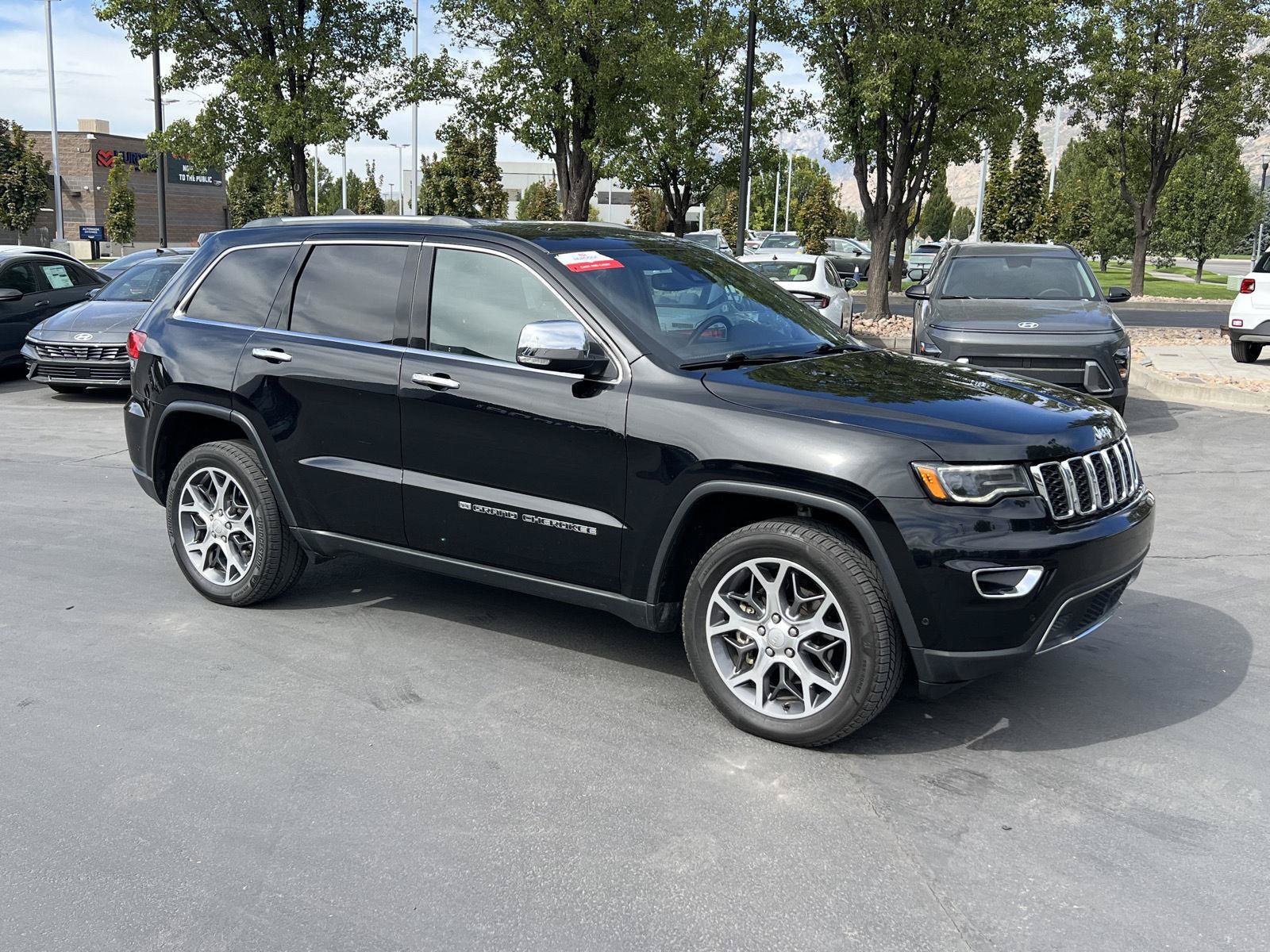 Used 2022 Jeep Grand Cherokee Limited w/ Trailer Tow Group IV AWD/4WD image 16