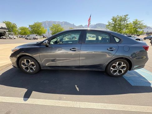 Used 2019 Kia Forte LXS FWD image 3