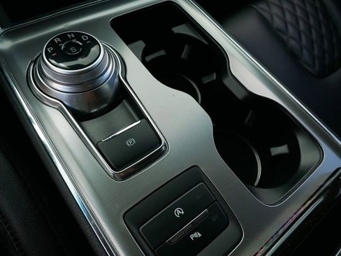 Used 2024 Ford Edge Titanium image 25