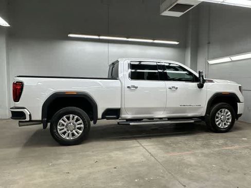 Used 2020 GMC Sierra 2500 Denali w/ Denali Ultimate Package AWD/4WD image 3