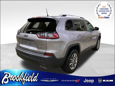 Used 2019 Jeep Cherokee Latitude Plus w/ Cold Weather Group AWD/4WD image 8