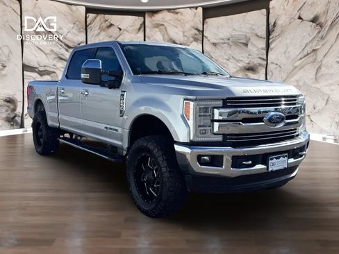 Used 2018 Ford F250 Lariat w/ Lariat Ultimate Package AWD/4WD image 4