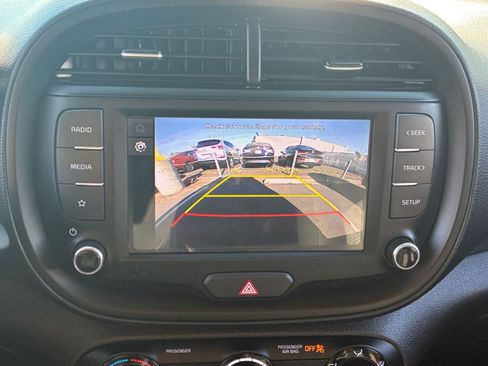 Used 2025 Kia Soul LX w/ LX Technology Package image 22