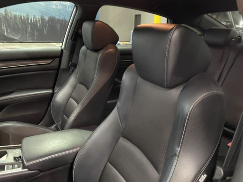 Used 2018 Honda Accord Sport image 19