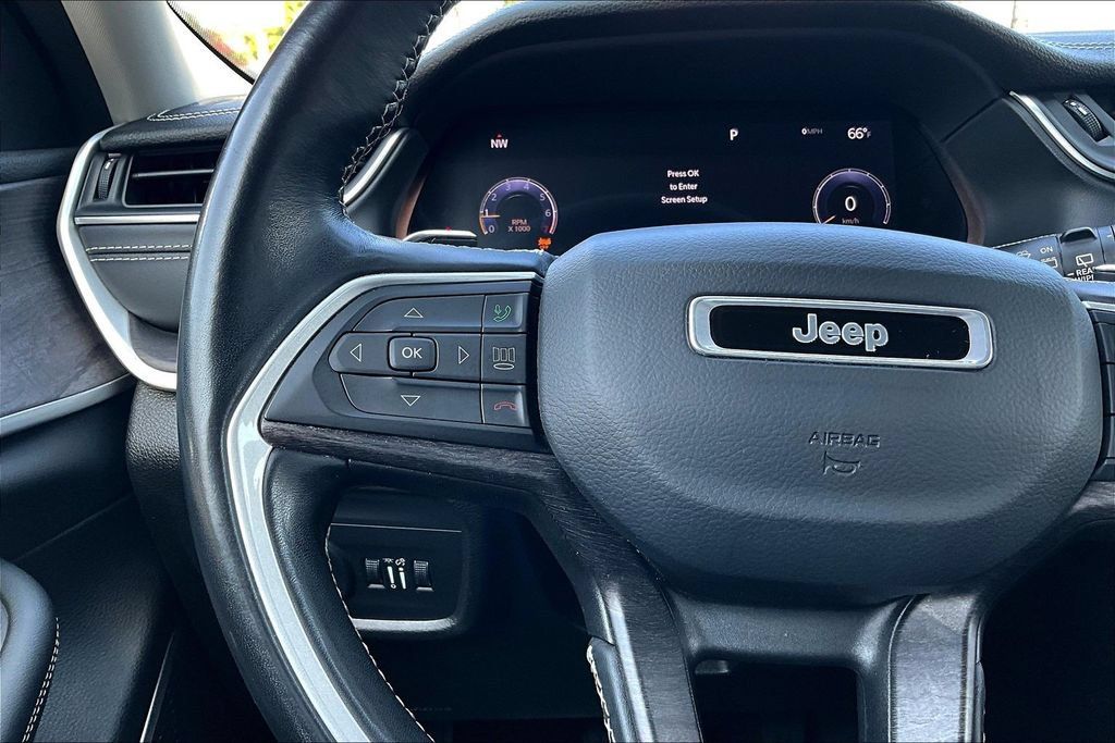 Used 2021 Jeep Grand Cherokee L Limited RWD image 10