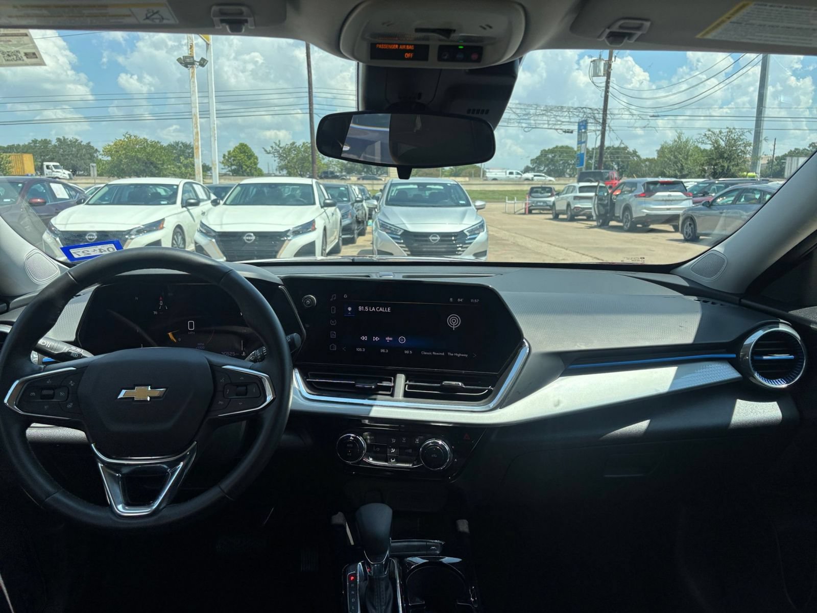 Used 2025 Chevrolet Trax LT w/ LT Convenience Package FWD image 29