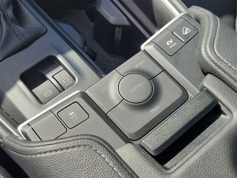 Used 2025 Toyota Grand Highlander AWD Hybrid image 30