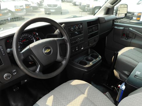 Used 2016 Chevrolet Express 2500 w/ Cold Climate Package RWD image 20