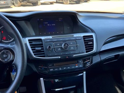 Used 2017 Honda Accord LX image 6