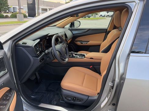 Used 2025 Lexus NX 350 AWD w/ Accessory Package (2T) image 7