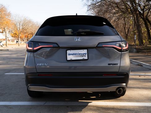 Used 2024 Honda HR-V Sport image 8