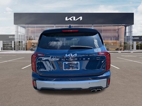 Certified 2024 Kia Telluride S image 5