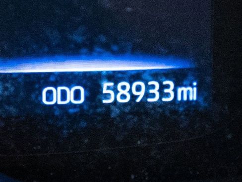 Used 2020 Toyota Corolla LE image 22