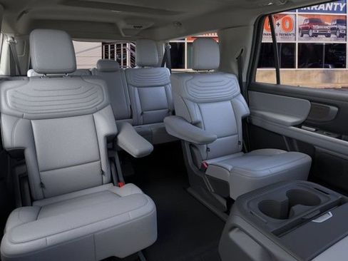 New 2026 Ford Expedition Max Platinum w/ Platinum Ultimate Package AWD/4WD image 11