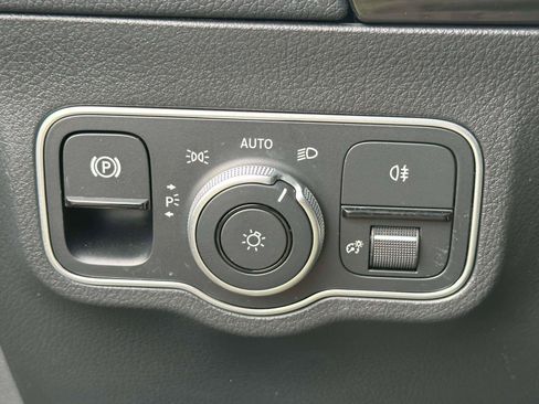 Certified 2023 Mercedes-Benz GLA 250 4MATIC image 18