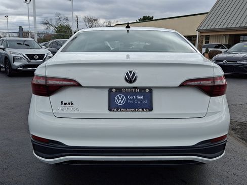Certified 2024 Volkswagen Jetta S image 5