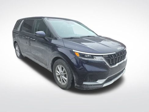 Used 2024 Kia Carnival LX image 3